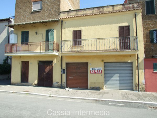 casa indipendente in vendita a Castel Sant'Elia
