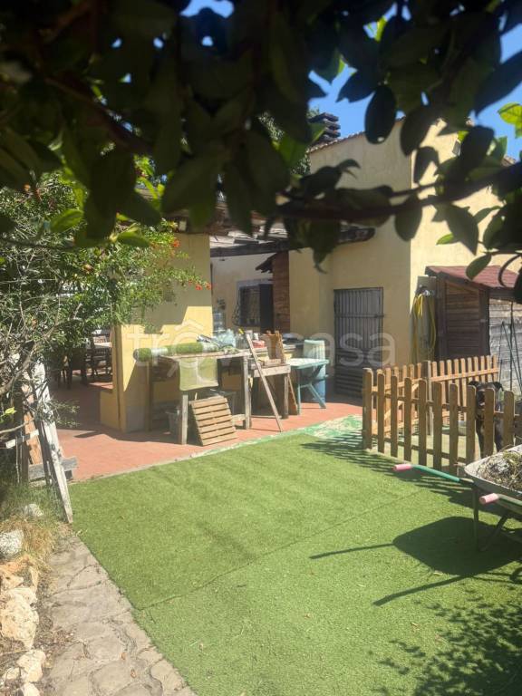 casa indipendente in vendita a Castel Sant'Elia