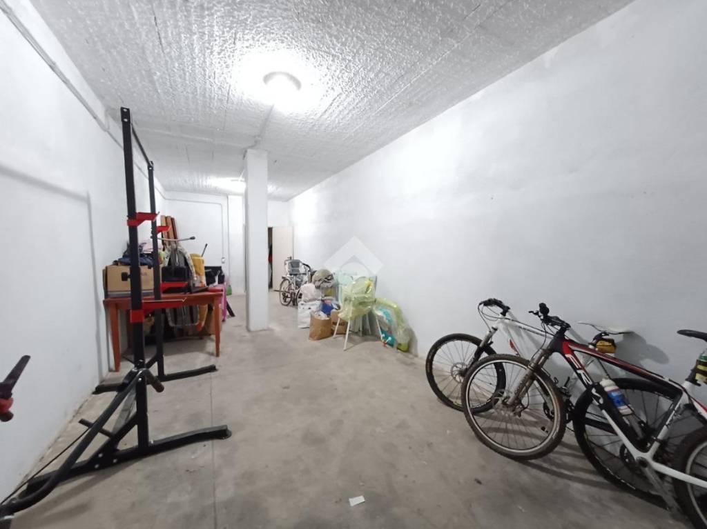 box auto in vendita a Castel Sant'Elia