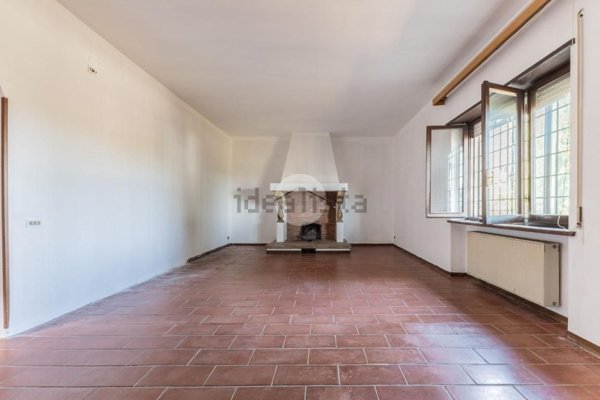 casa indipendente in vendita a Castel Sant'Elia