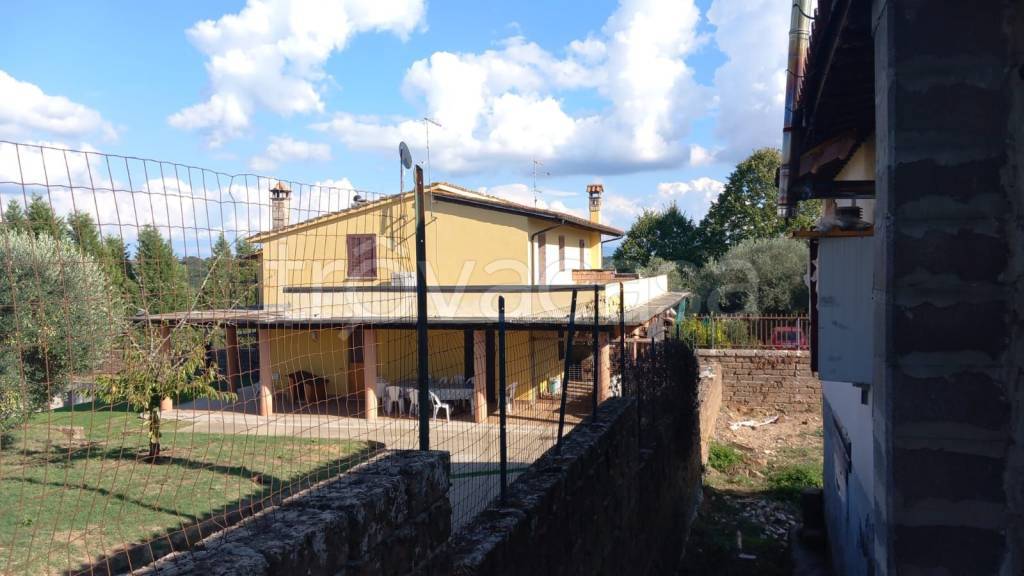 casa indipendente in vendita a Castel Sant'Elia