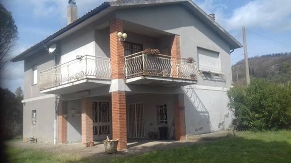 casa indipendente in vendita a Castiglione in Teverina