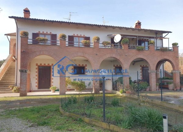 casa indipendente in vendita a Castiglione in Teverina