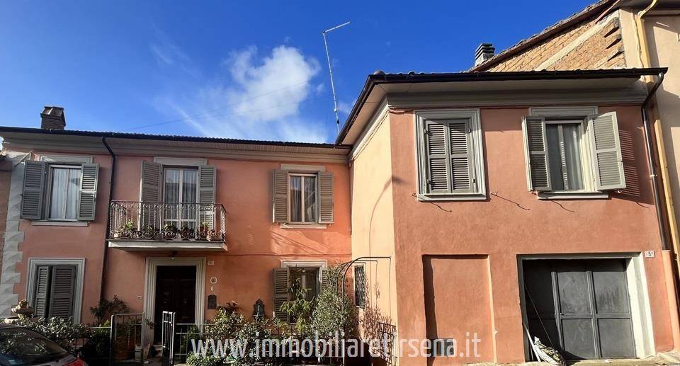 casa indipendente in vendita a Castiglione in Teverina