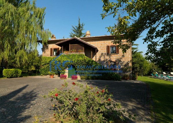 casa indipendente in vendita a Castiglione in Teverina