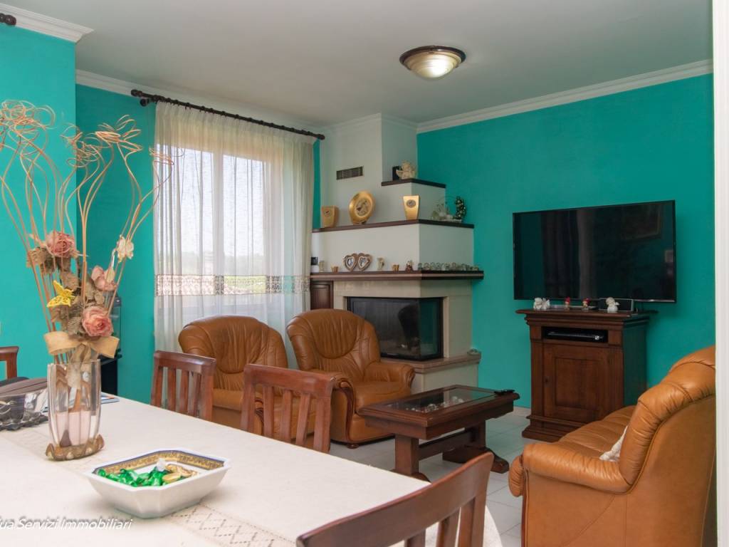casa indipendente in vendita a Castiglione in Teverina