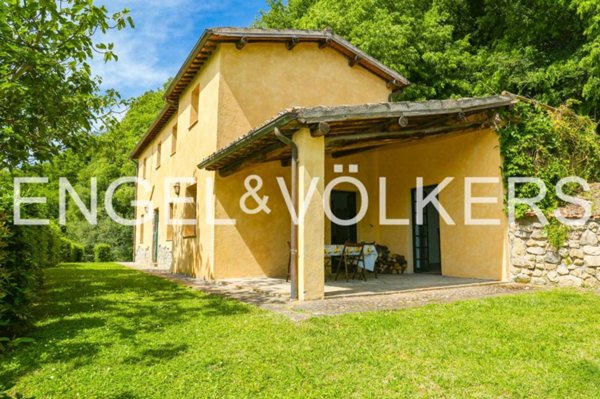 casa indipendente in vendita a Castiglione in Teverina in zona Sermugnano
