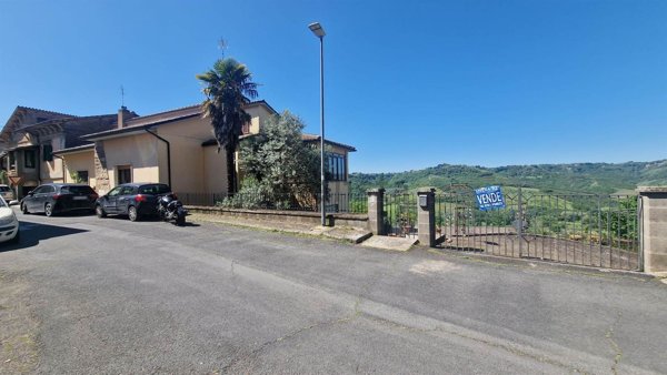 appartamento in vendita a Castiglione in Teverina in zona Sermugnano