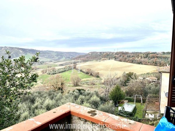 casa indipendente in vendita a Castiglione in Teverina