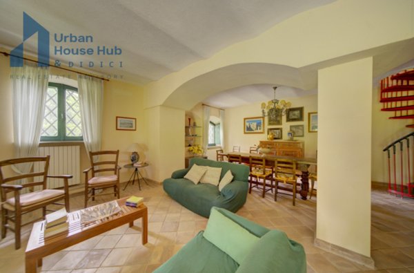 casa indipendente in vendita a Castiglione in Teverina
