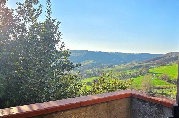 casa indipendente in vendita a Castiglione in Teverina