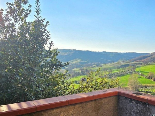 casa indipendente in vendita a Castiglione in Teverina