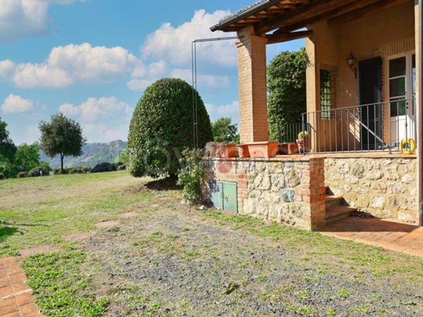 casa indipendente in vendita a Castiglione in Teverina