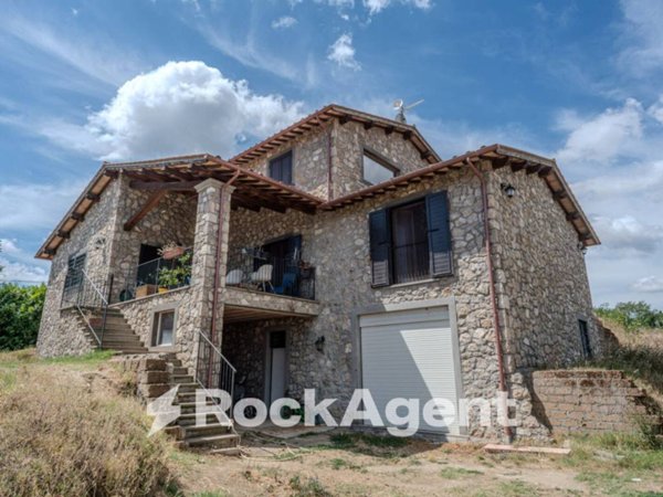 casa indipendente in vendita a Castiglione in Teverina
