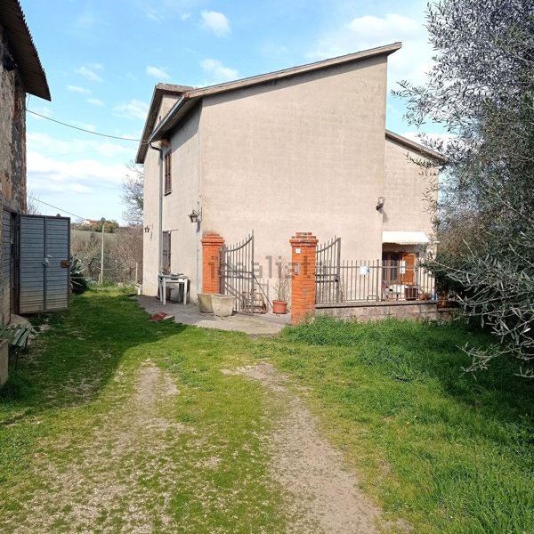 appartamento in vendita a Castiglione in Teverina