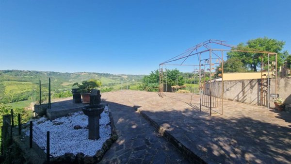 appartamento in vendita a Castiglione in Teverina in zona Sermugnano