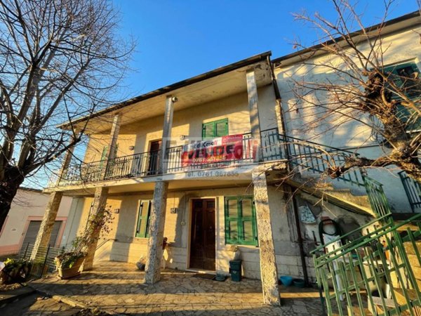 casa indipendente in vendita a Castiglione in Teverina