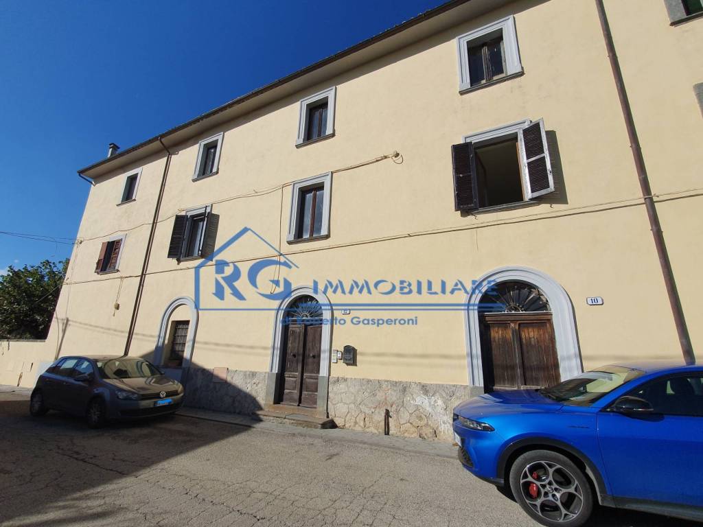 appartamento in vendita a Castiglione in Teverina in zona Sermugnano