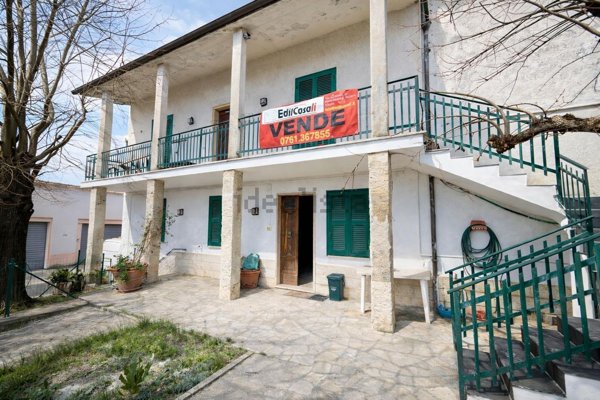 appartamento in vendita a Castiglione in Teverina