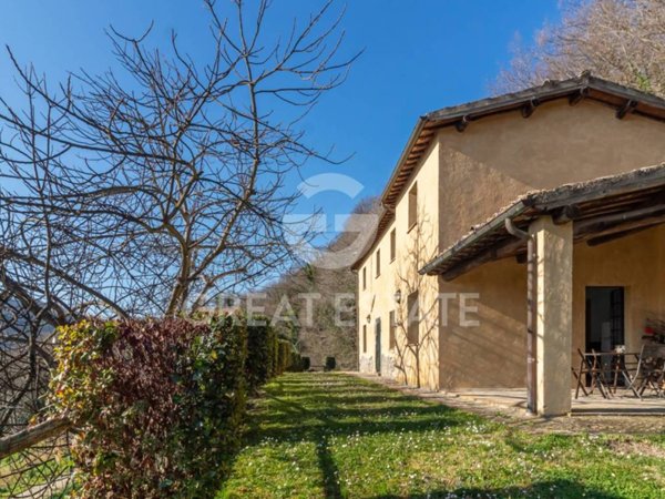 casa indipendente in vendita a Castiglione in Teverina