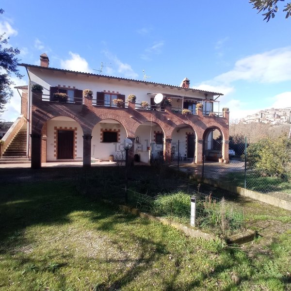 casa indipendente in vendita a Castiglione in Teverina