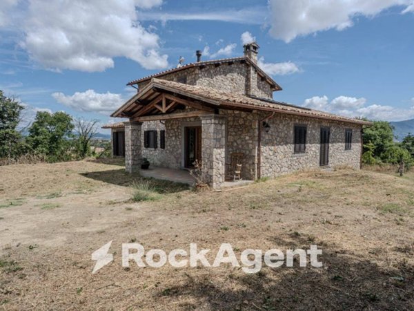 casa indipendente in vendita a Castiglione in Teverina