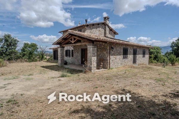 casa indipendente in vendita a Castiglione in Teverina