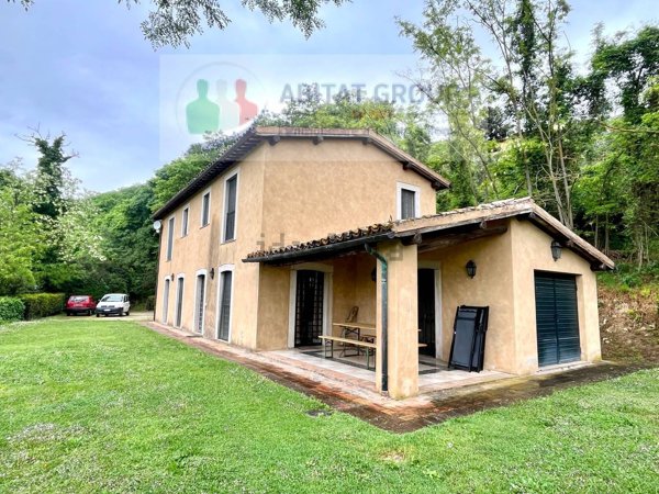 casale in vendita a Castiglione in Teverina in zona Sermugnano