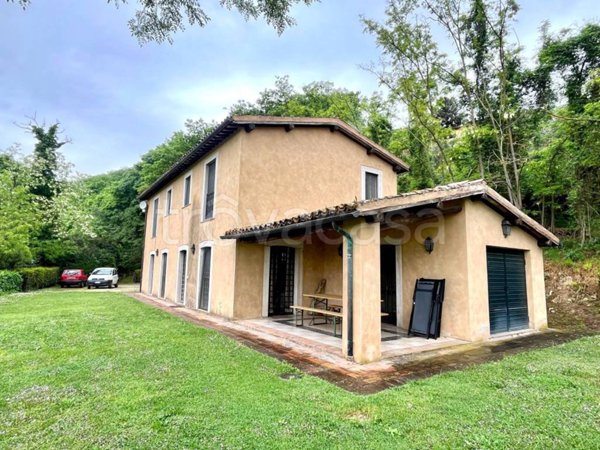 casa indipendente in vendita a Castiglione in Teverina in zona Sermugnano