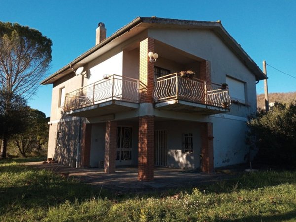 casa indipendente in vendita a Castiglione in Teverina