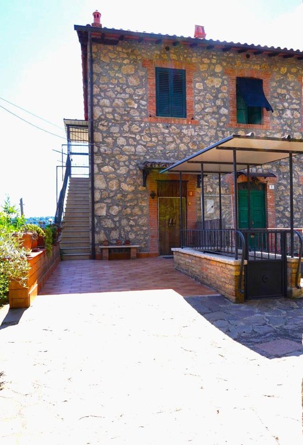 appartamento in vendita a Castiglione in Teverina in zona Sermugnano