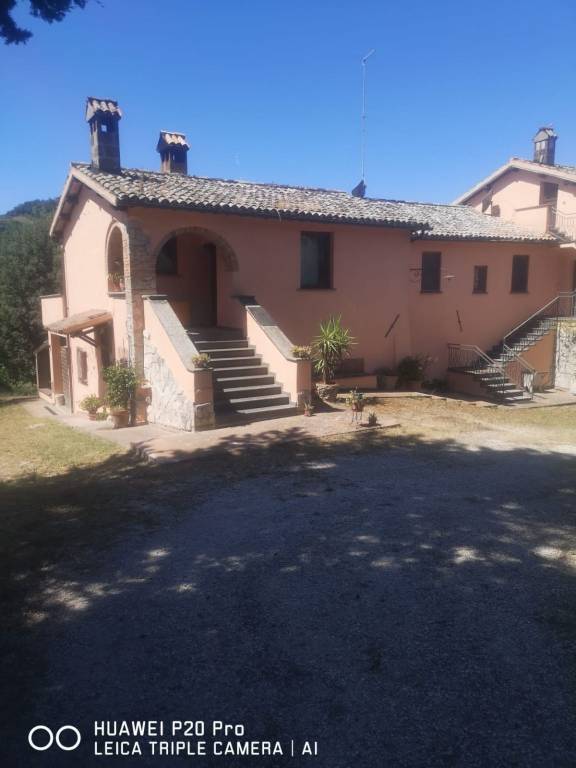 casa indipendente in vendita a Castiglione in Teverina in zona Sermugnano