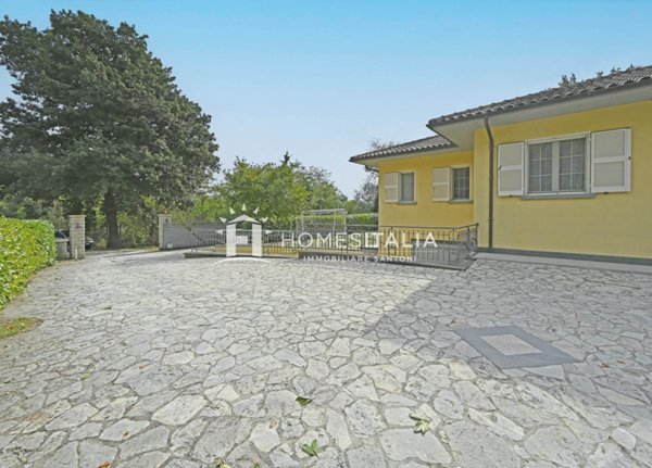 casa indipendente in vendita a Castiglione in Teverina in zona Sermugnano