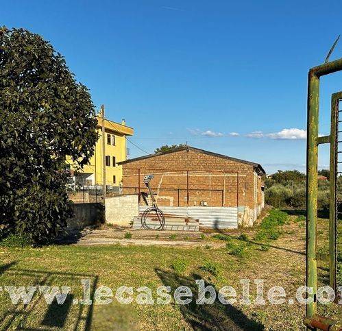 locale commerciale in vendita a Celleno