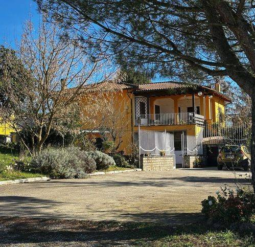 casa indipendente in vendita a Celleno