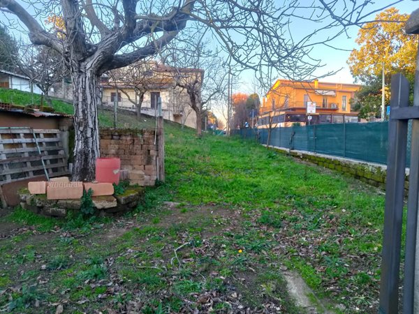 locale di sgombero in vendita a Celleno