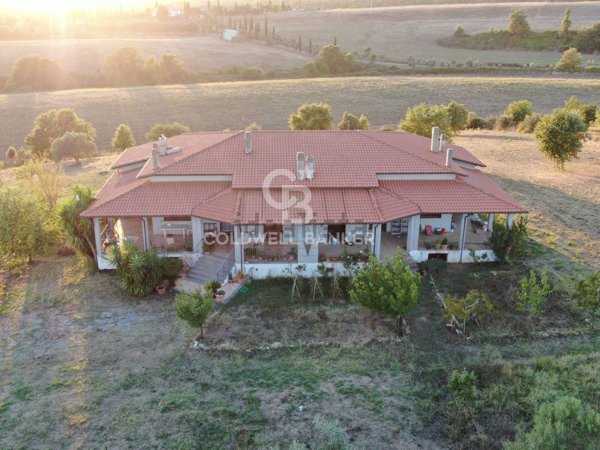 casa indipendente in vendita a Cellere