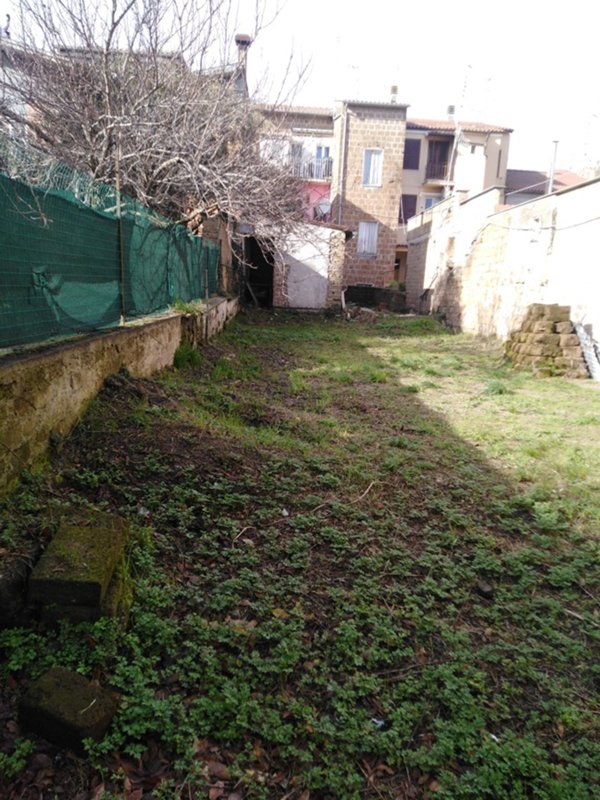 terreno edificabile in vendita a Civita Castellana