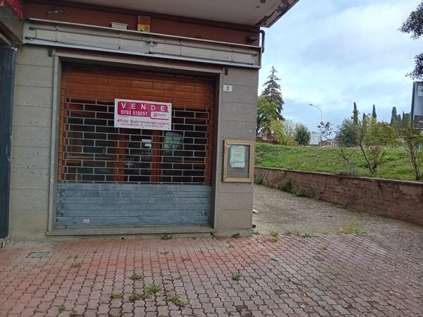 locale commerciale in vendita a Civita Castellana