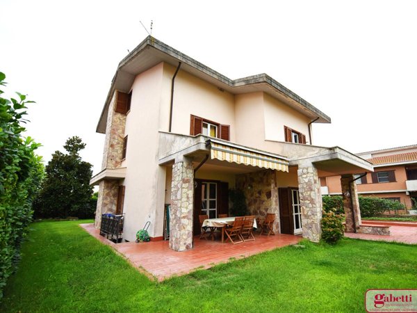 casa indipendente in vendita a Civita Castellana