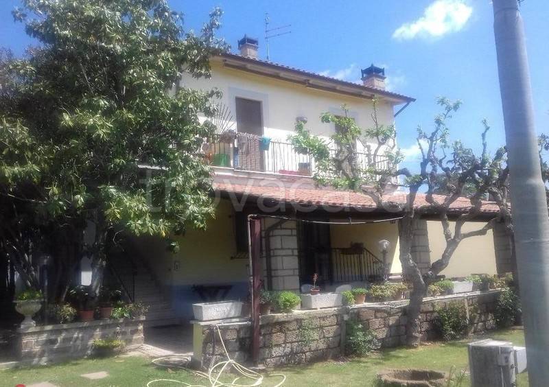 casa indipendente in vendita a Civita Castellana