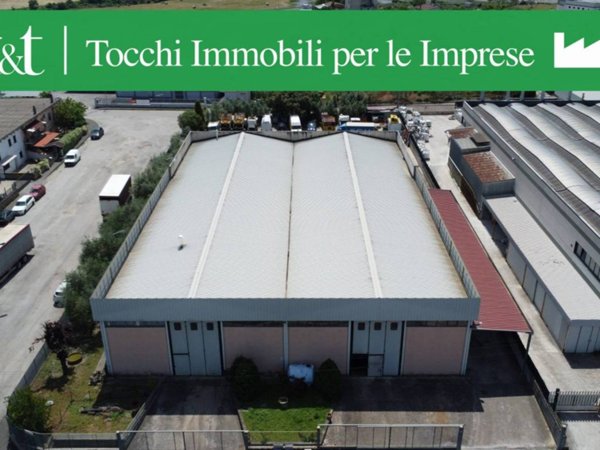 locale commerciale in vendita a Civita Castellana in zona Sassacci