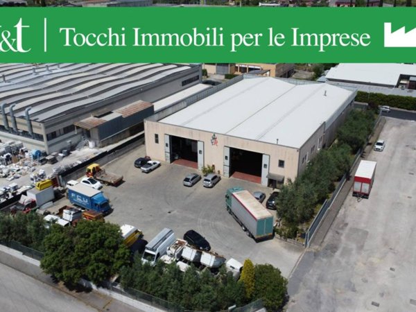 locale commerciale in vendita a Civita Castellana in zona Sassacci