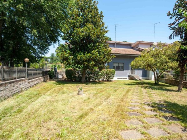 casa indipendente in vendita a Civita Castellana
