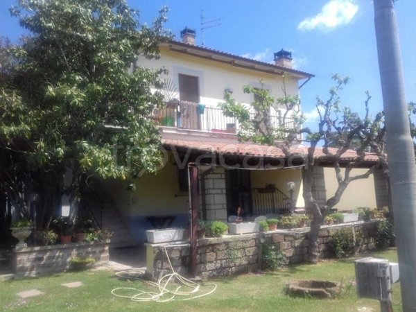 casa indipendente in vendita a Civita Castellana