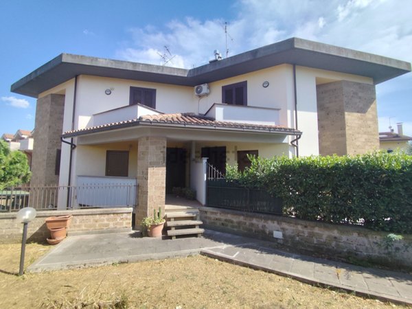 quadrivano in vendita a Civita Castellana