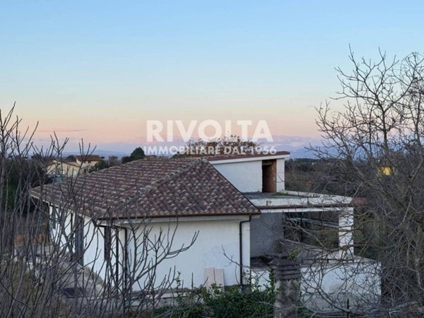 casa indipendente in vendita a Civita Castellana