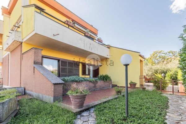 casa indipendente in vendita a Civita Castellana