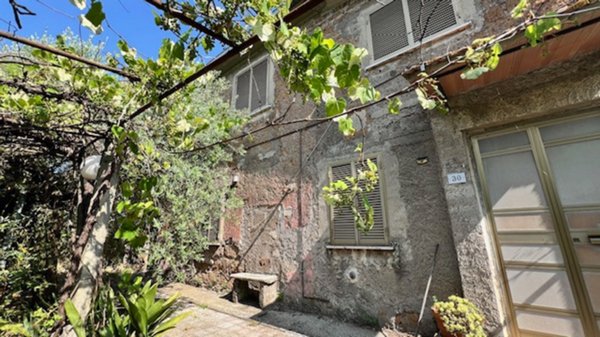 casa indipendente in vendita a Civita Castellana in zona Sassacci