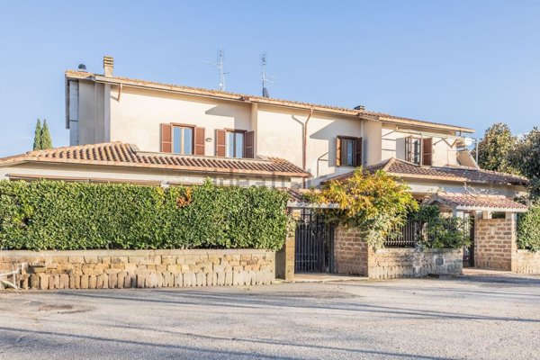 casa indipendente in vendita a Civita Castellana